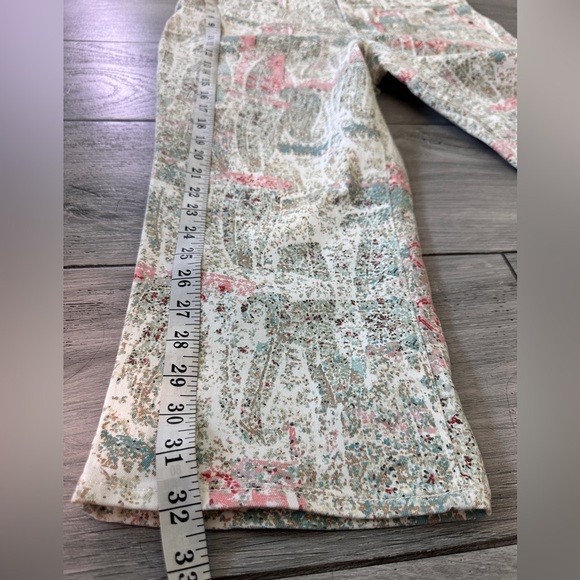 NYDJ Women's Ivory, Green, Paisley Marilyn Straight Crop Capris Plus Size 14 - Picture 4 of 9